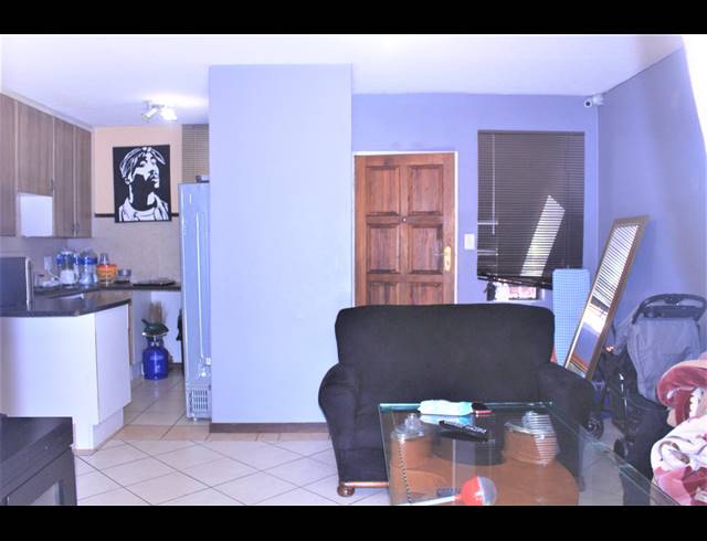 2 BEDROOM APARTMENT FOR SALE IN MOOIKLOOF RIDGE